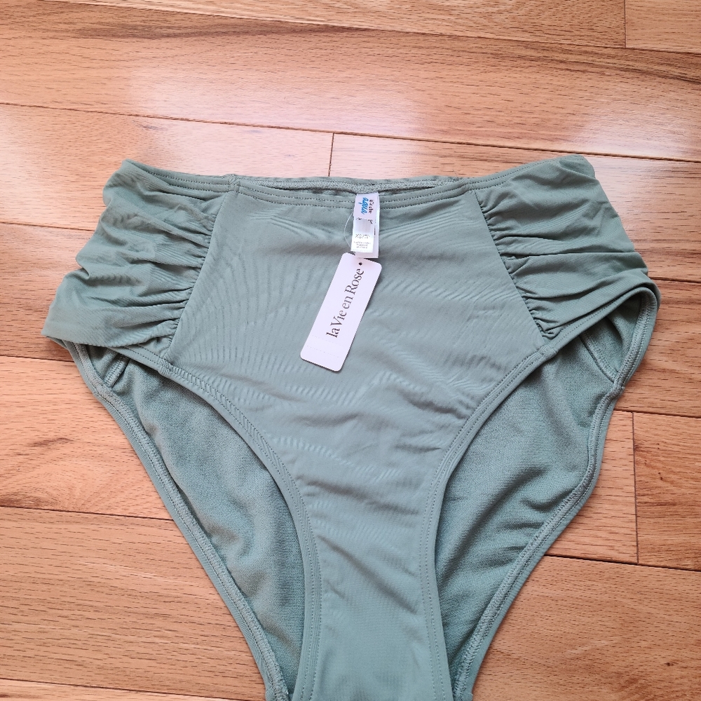 NWT High Waisted La Vie En Rose Bottoms Size XS